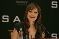 Salt FEATURETTE